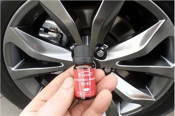 Cách làm sạch bánh xe